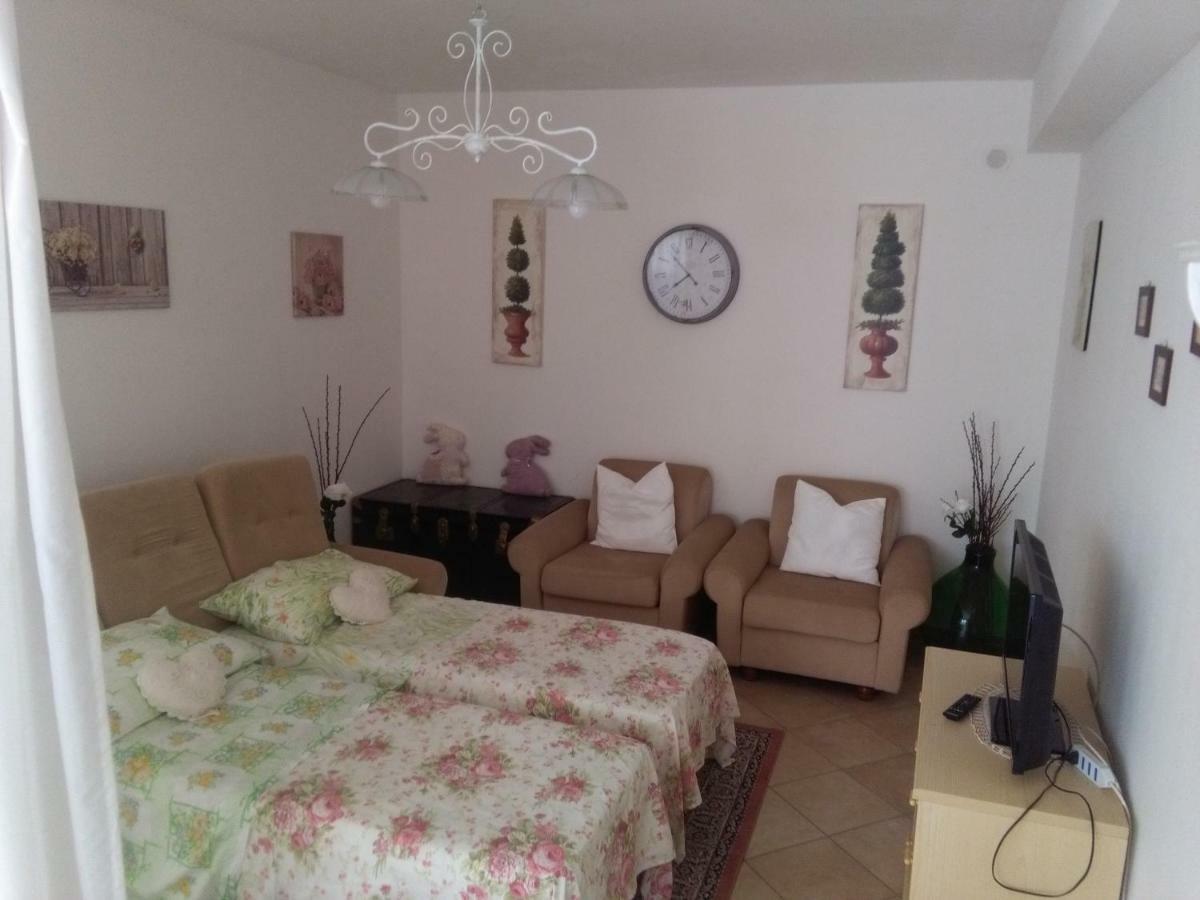 Ai Tre Archi Di Tagliaborse Vila Mascali Exterior foto